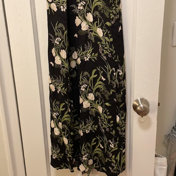 Reformation Gavin dress in black floral size 0 - Picture 3 of 7